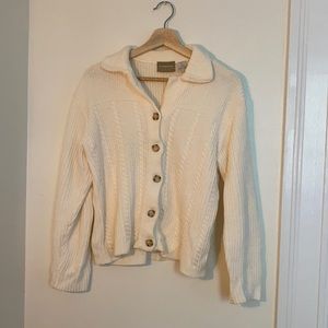 Vintage Liz Claiborne Cream sweater size medium